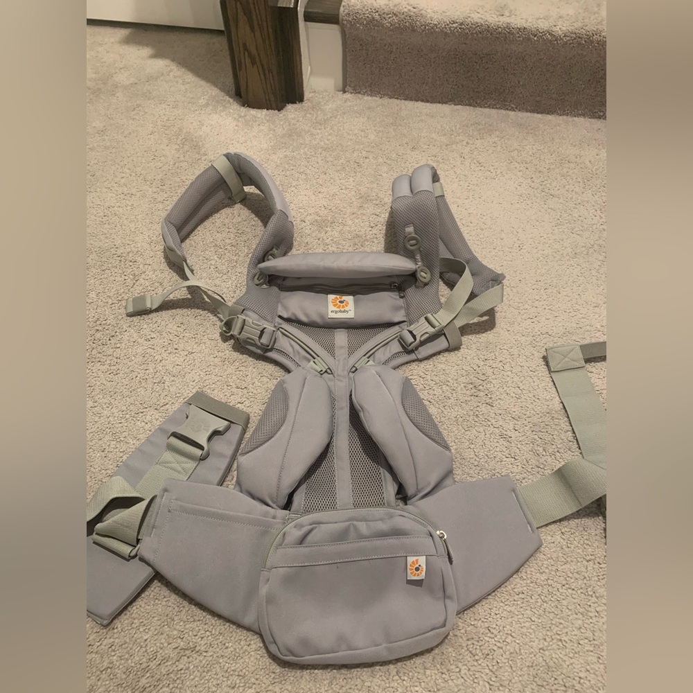 BRAND NEW Ergobaby Omni 360 Carrier